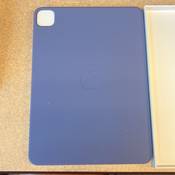 iPad Smart Folio, iPad Pro 11-inch (1st, 2nd, and 3rd generation) Light Violet - Picture 7 of 10